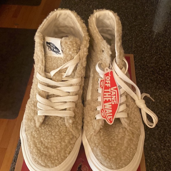 Vans Vans Wmns SK8 Hi Tapered Cozy Hug Mojove Desert  (no lid on box) Faux Fur - Picture 2 of 9